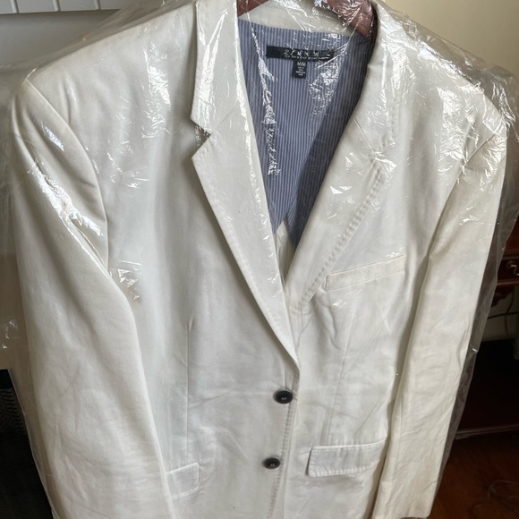 Beige colored, medium sized, Blazer. In PERFECT condition. - Picture 7 of 8